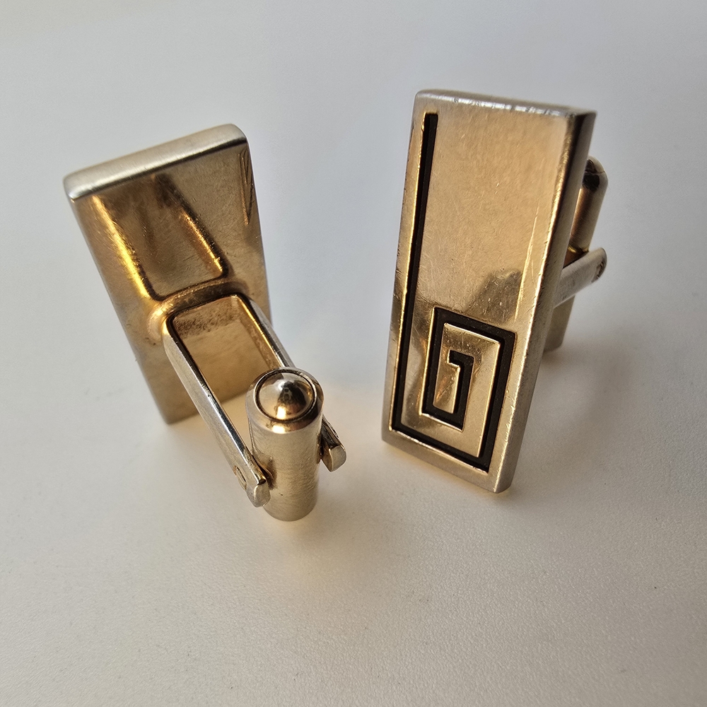 Elegant Gold Tone Hickok Southwestern Cufflinks.